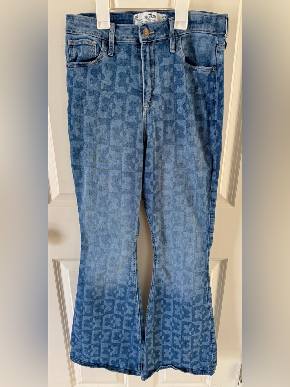 Hollister Curvy Women's High-Rise Vintage Flare Jeans Light Wash Blue Floral 29W